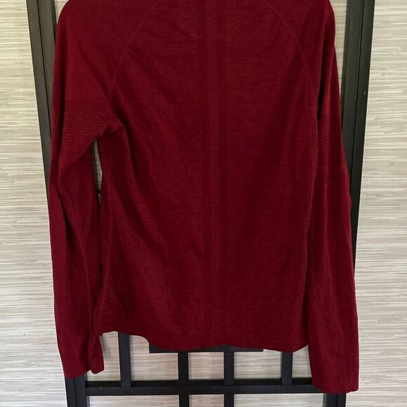 FIGS seamless tops long sleeve burgundy red with polkadot detail size L - Picture 5 of 6